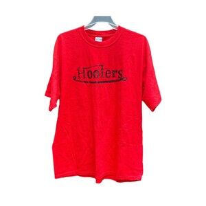 VTG Gildan Red  HOOTERS Clarksville, TN ultra-heavyweight cotton Men’s XL Tshirt
